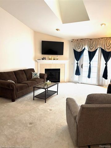 6320 Squire Lake Drive, Flushing, MI 48433