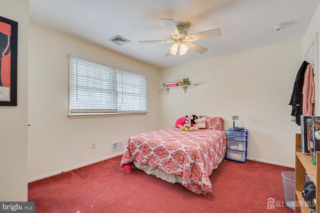 19 ANNETTE DR, Edison, NJ 08820
