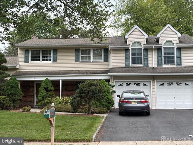 19 ANNETTE DR, Edison, NJ 08820