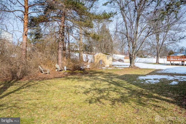 19 ANNETTE DR, Edison, NJ 08820