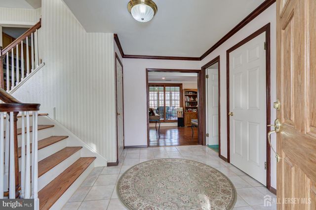 19 ANNETTE DR, Edison, NJ 08820