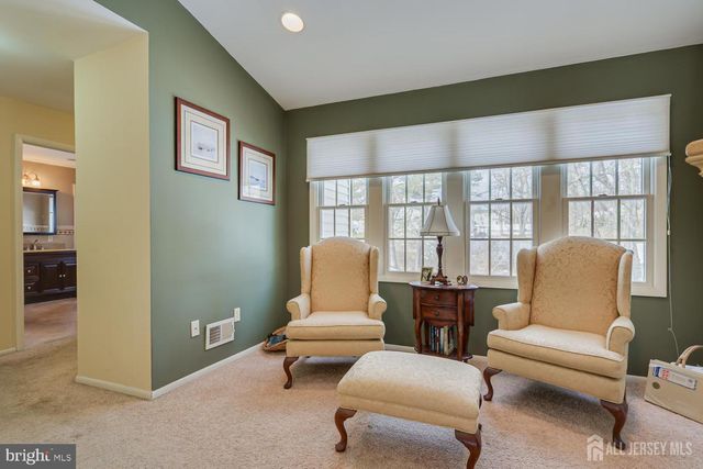 19 ANNETTE DR, Edison, NJ 08820