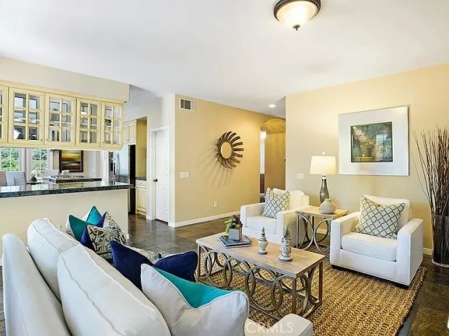 948 Ellesmere Way, Oak Park, CA 91377