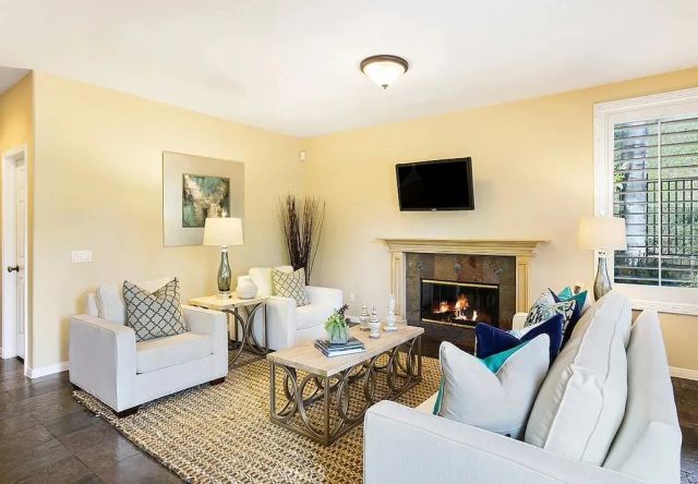 948 Ellesmere Way, Oak Park, CA 91377