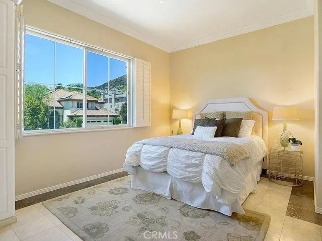 948 Ellesmere Way, Oak Park, CA 91377