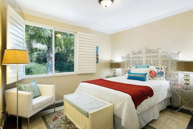 948 Ellesmere Way, Oak Park, CA 91377