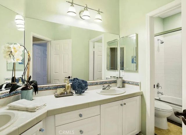 948 Ellesmere Way, Oak Park, CA 91377