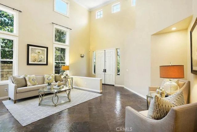 948 Ellesmere Way, Oak Park, CA 91377
