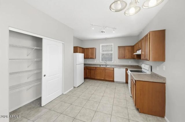 6638 W TAYLOR Street, Phoenix, AZ 85043