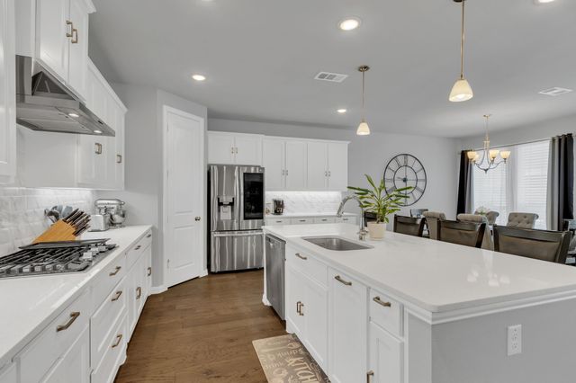 3908 Lucan Lane, Lewisville, TX 75056