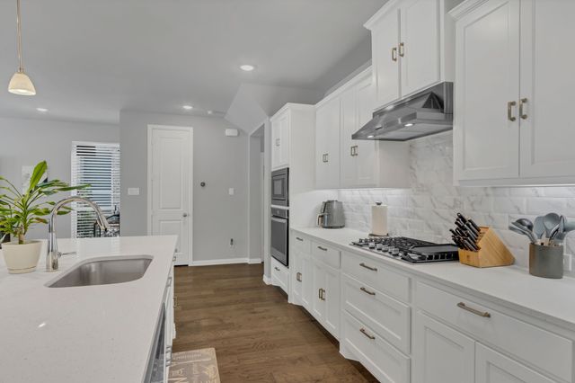 3908 Lucan Lane, Lewisville, TX 75056