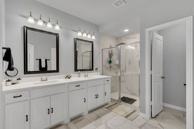 3908 Lucan Lane, Lewisville, TX 75056