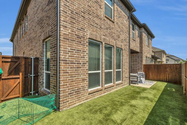 3908 Lucan Lane, Lewisville, TX 75056