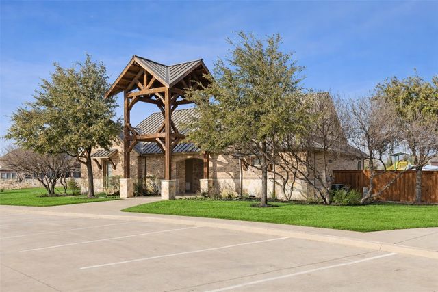 3908 Lucan Lane, Lewisville, TX 75056