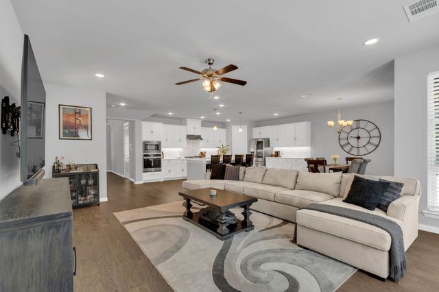 3908 Lucan Lane, Lewisville, TX 75056