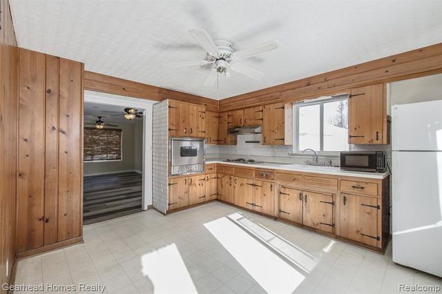 2340 Rollins Street, Grand Blanc, MI 48439