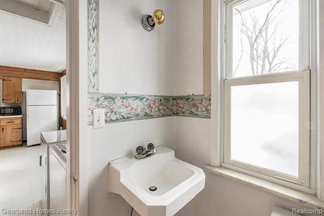 2340 Rollins Street, Grand Blanc, MI 48439