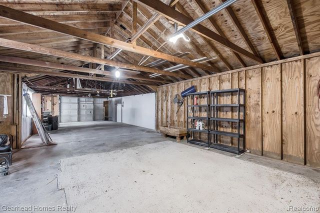 2340 Rollins Street, Grand Blanc, MI 48439