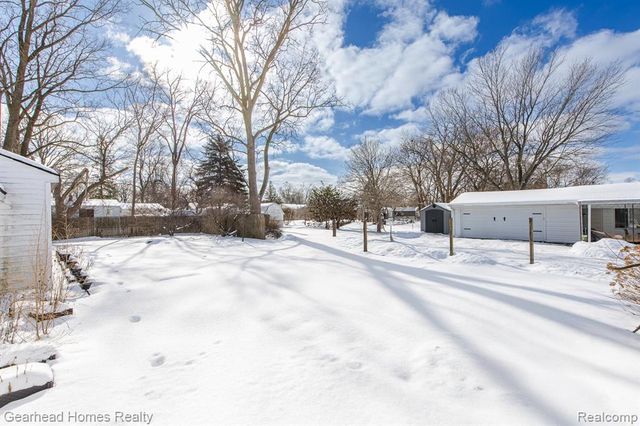 2340 Rollins Street, Grand Blanc, MI 48439