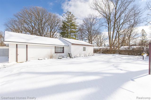 2340 Rollins Street, Grand Blanc, MI 48439