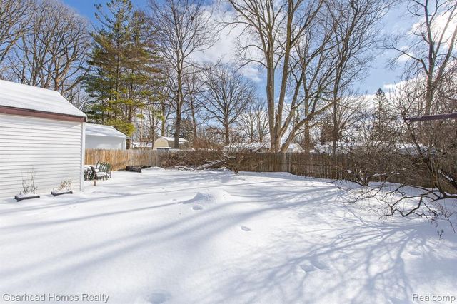 2340 Rollins Street, Grand Blanc, MI 48439