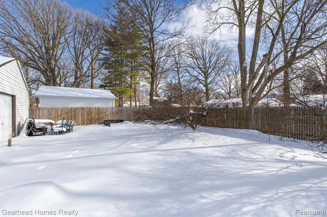 2340 Rollins Street, Grand Blanc, MI 48439