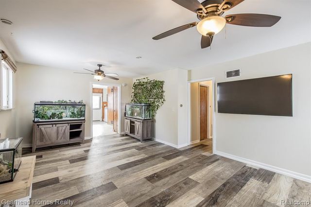 2340 Rollins Street, Grand Blanc, MI 48439