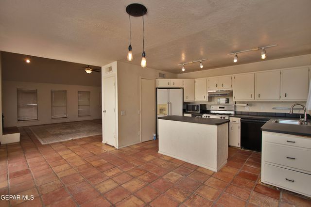 156 N Trevino Road, Santa Teresa, NM 88008