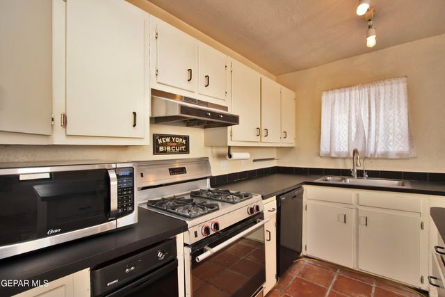 156 N Trevino Road, Santa Teresa, NM 88008