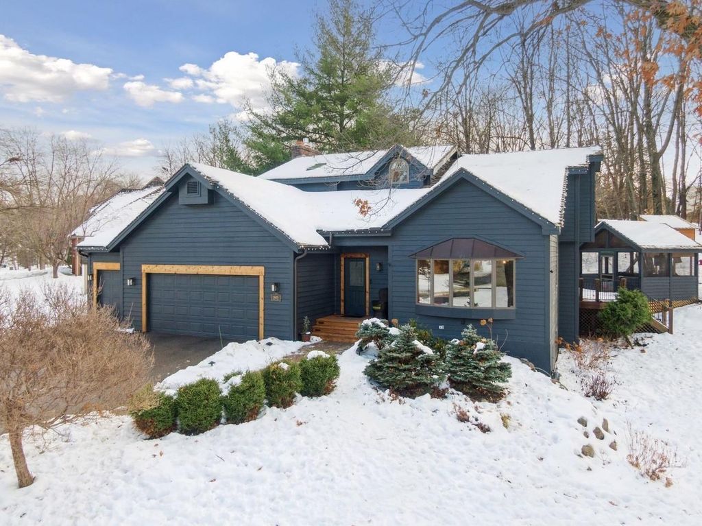 26435 Noble Road, Excelsior, MN 55331