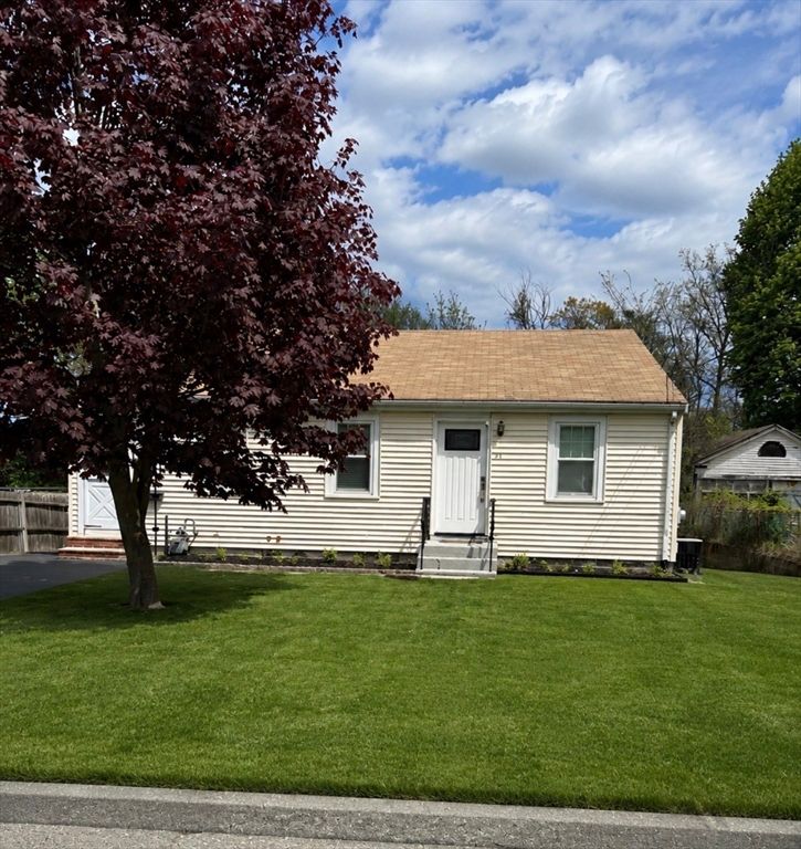 24 Warren Ave, Stoughton, MA 02072