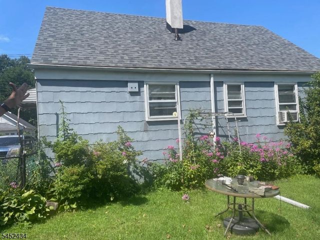 209 Linden Ave, Rahway City, NJ 07065
