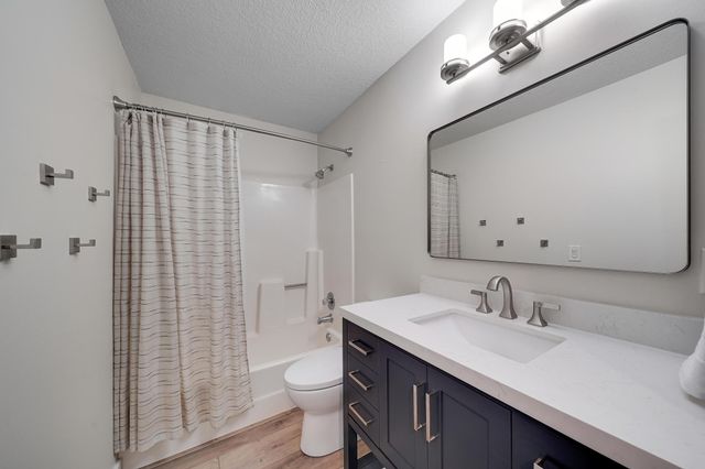 900 James Street, Lino Lakes, MN 55014