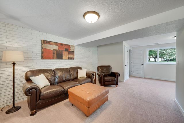 900 James Street, Lino Lakes, MN 55014