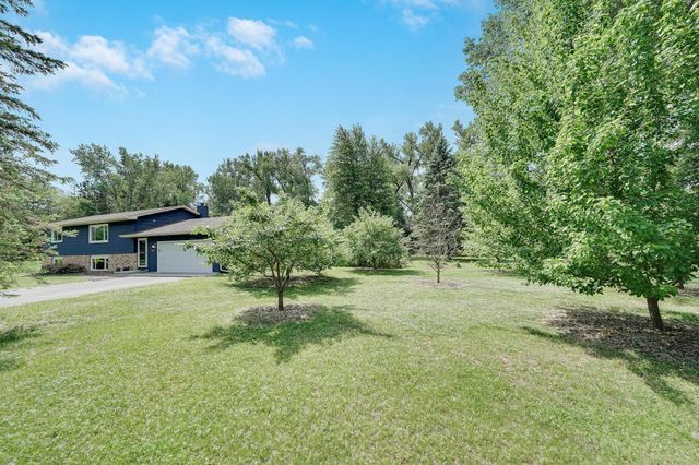 900 James Street, Lino Lakes, MN 55014