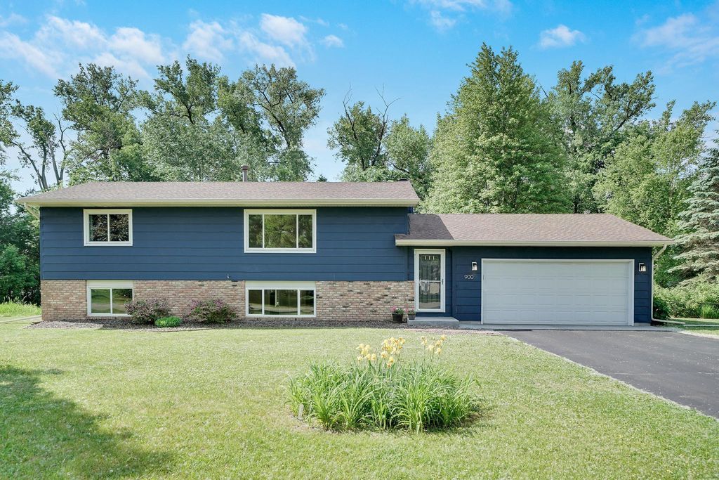 900 James Street, Lino Lakes, MN 55014