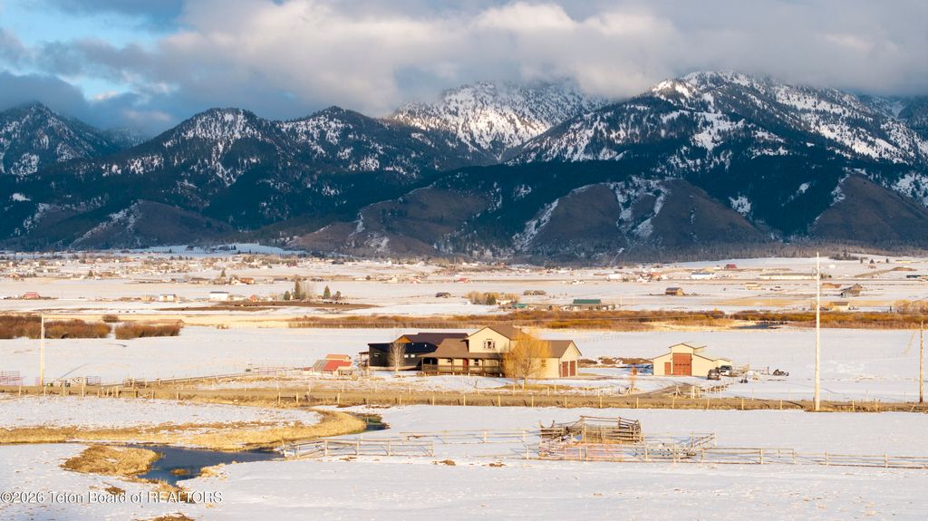 5352 COUNTY ROAD 114, Etna, WY 83118 photo 2