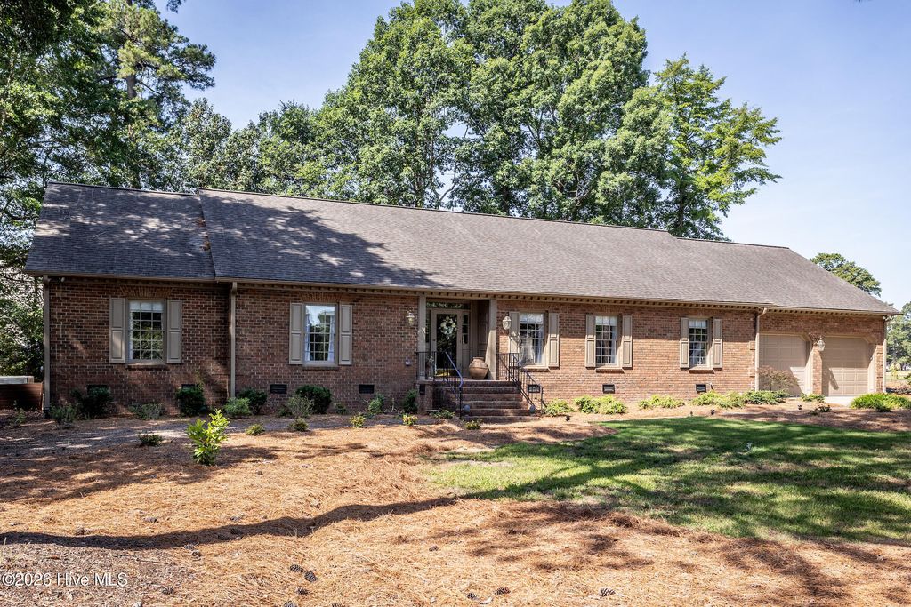5050 Country Club Drive N, Wilson, NC 27896