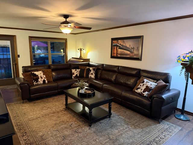 4338 S Delaware Avenue, Springfield, MO 65804