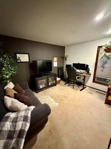 4338 S Delaware Avenue, Springfield, MO 65804