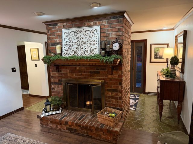 4338 S Delaware Avenue, Springfield, MO 65804