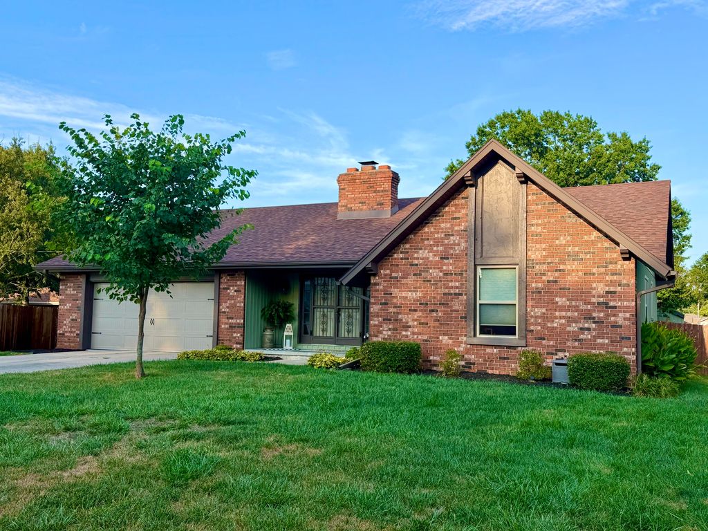4338 S Delaware Avenue, Springfield, MO 65804