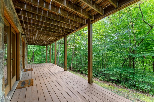 3839 Saddle Brook Way, Sevierville, TN 37862