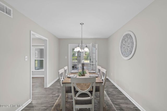 118 Carriage Drive, Jacksonville, NC 28546