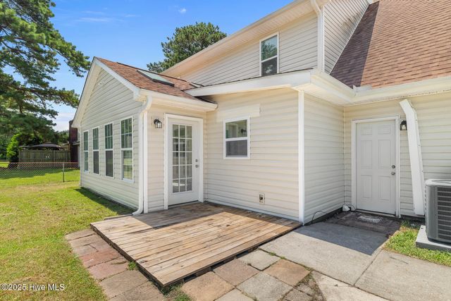 118 Carriage Drive, Jacksonville, NC 28546
