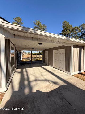 561 Singletary Avenue, Elizabethtown, NC 28337