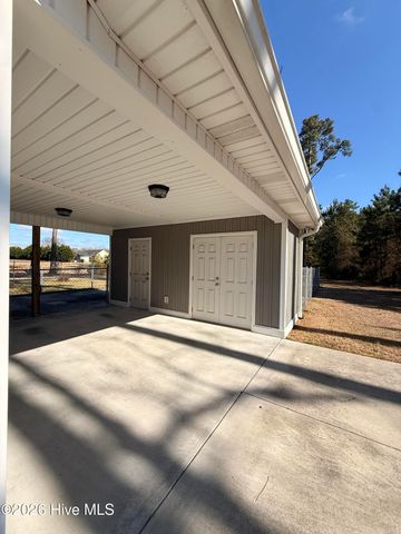 561 Singletary Avenue, Elizabethtown, NC 28337