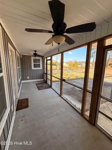 561 Singletary Avenue, Elizabethtown, NC 28337