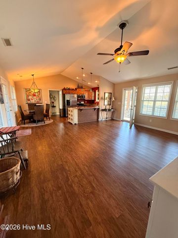 561 Singletary Avenue, Elizabethtown, NC 28337