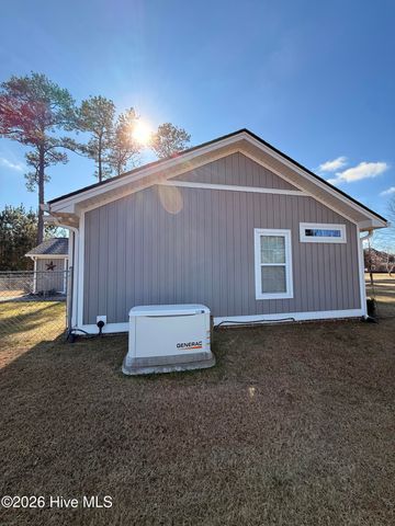 561 Singletary Avenue, Elizabethtown, NC 28337